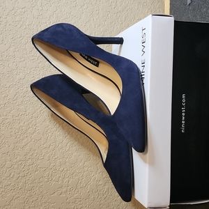 Nine West brand new navy suede pumps